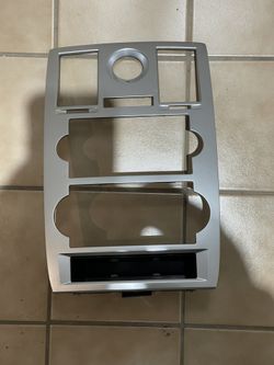 2005 to 2007 Chrysler 300 radio face plate
