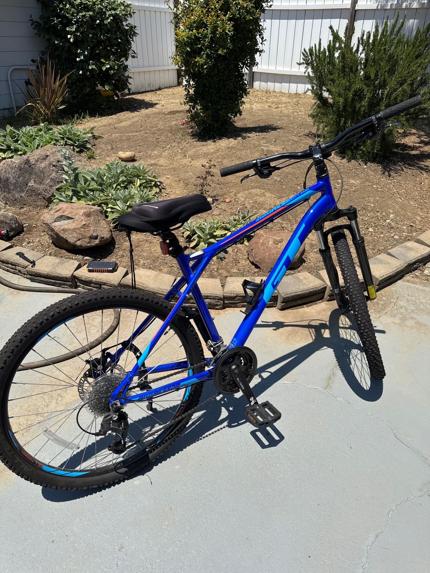 Mountain Bike Like New - Blue