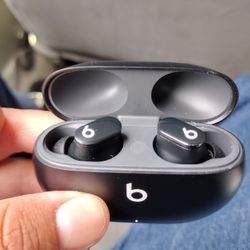 Great Condition Practically Brand New Beats Wireless By Dre