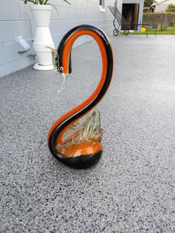 Glass swan