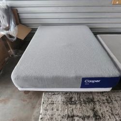 Casper One Queen Memory Foam LIKE NEW Mattress