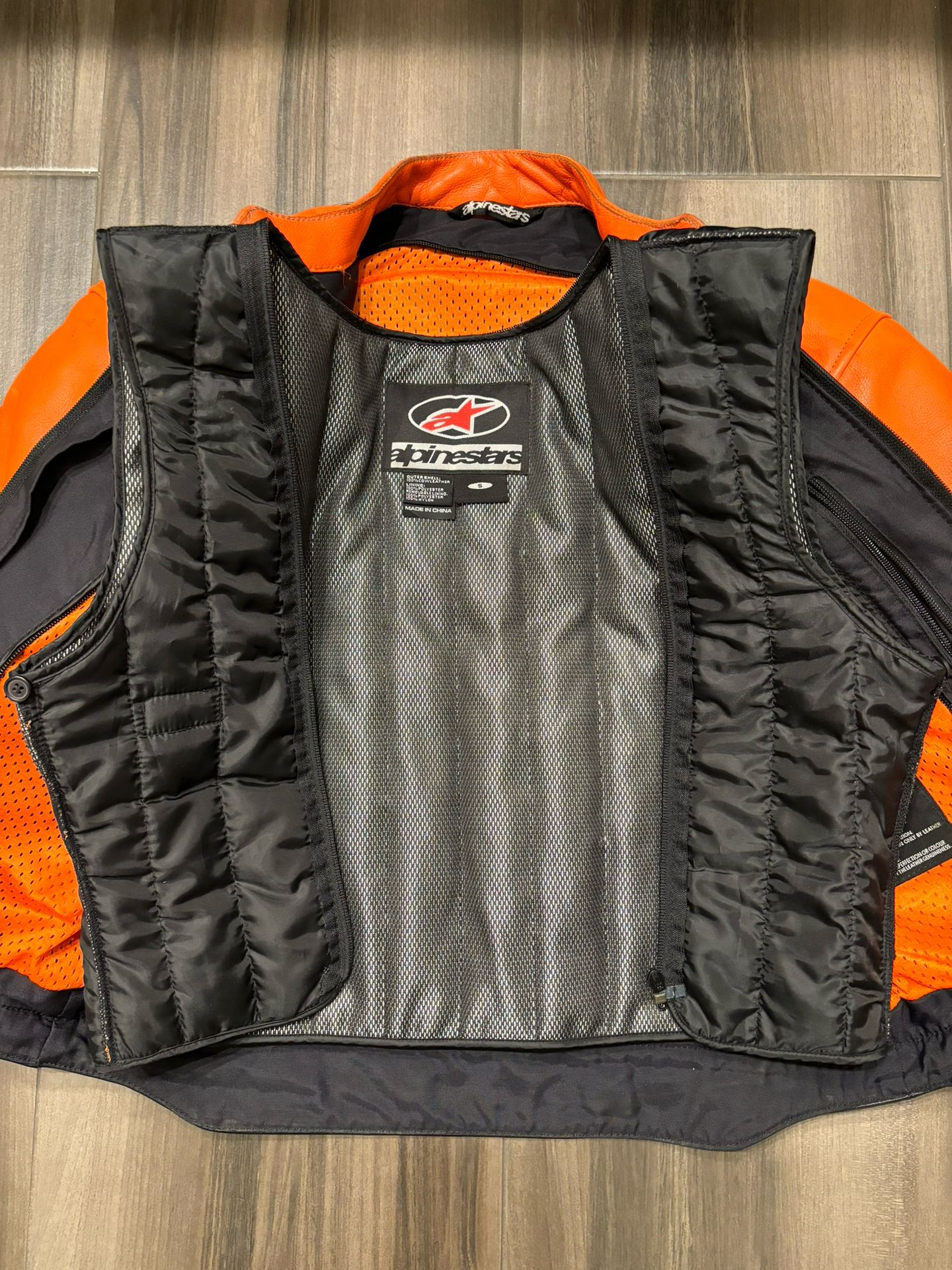 Alpinestars レザージャケット 黒/黄/赤EU50 最安値ken 3103525-1030-m1_faster-v3-