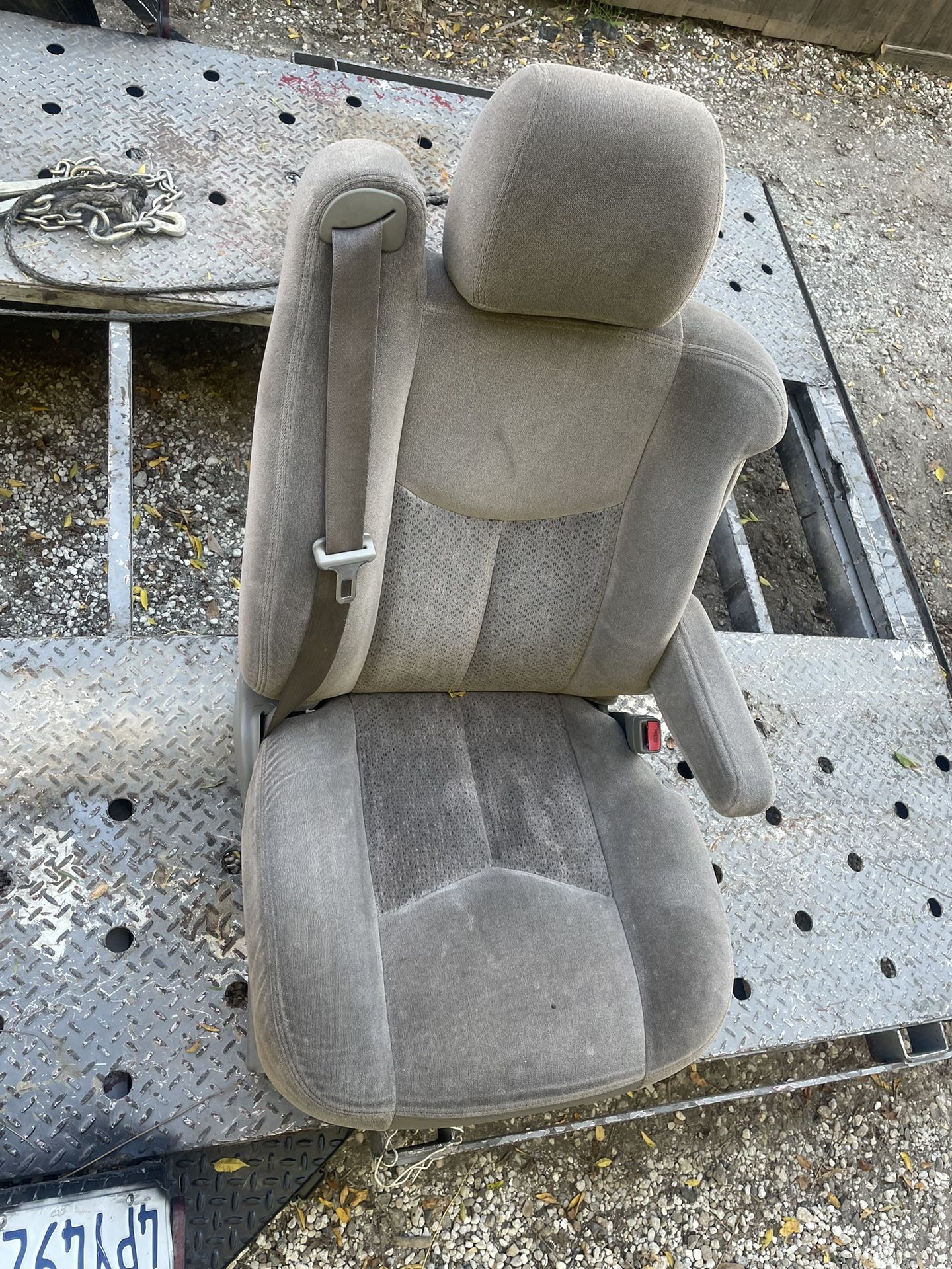 Chevrolet Silverado Passenger Seat Part 