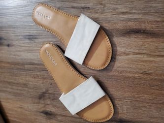 Woman's Volcom Slides Size 9w