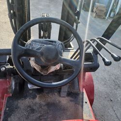 Forklift 