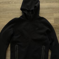 Nike Tech       Adidas Jordan Fear Of God Essentials 