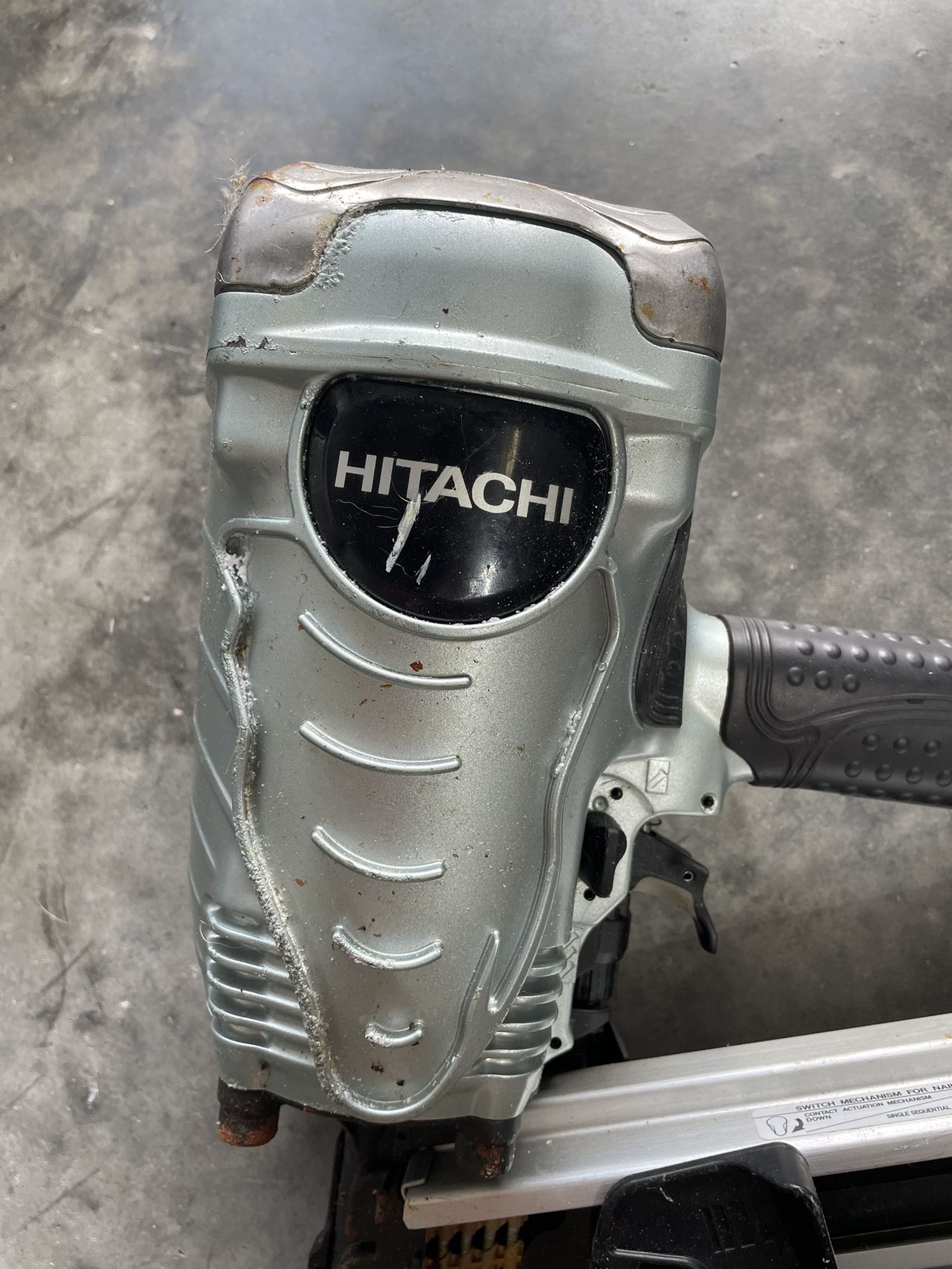 Hitachi NR90AE 3-1/2” Plastic Collated Framing Nailer