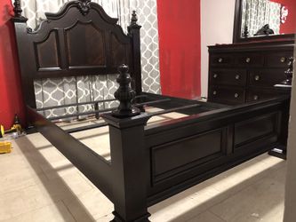 BRAND NEW 4 PIECE BEDROOM SET