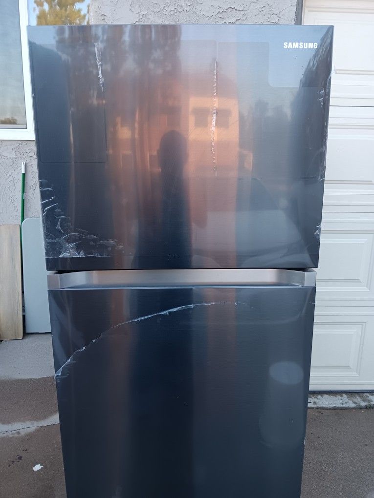 $$$$$ REFRIGERATOR SAMSUNG LIKE NEW $$$$$$