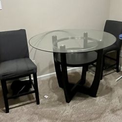 Like New Glass Table Set