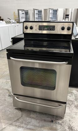 GE Electric Range – Stainless Smooth Top, 30"