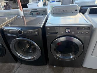 Stackable Electrolux washer $300 and LG dryer $250 (gas r electric) together  $500