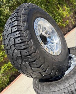 Vendo Rines 17*9 6 1.39.7 para Toyota Tacoma Chevy Silverado GMC Con llantas 285/70/17 Bfgoodich Com 80% de vids