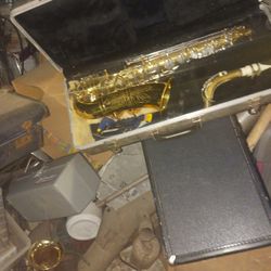 5 Alto Saxophones, 2 Trumpets