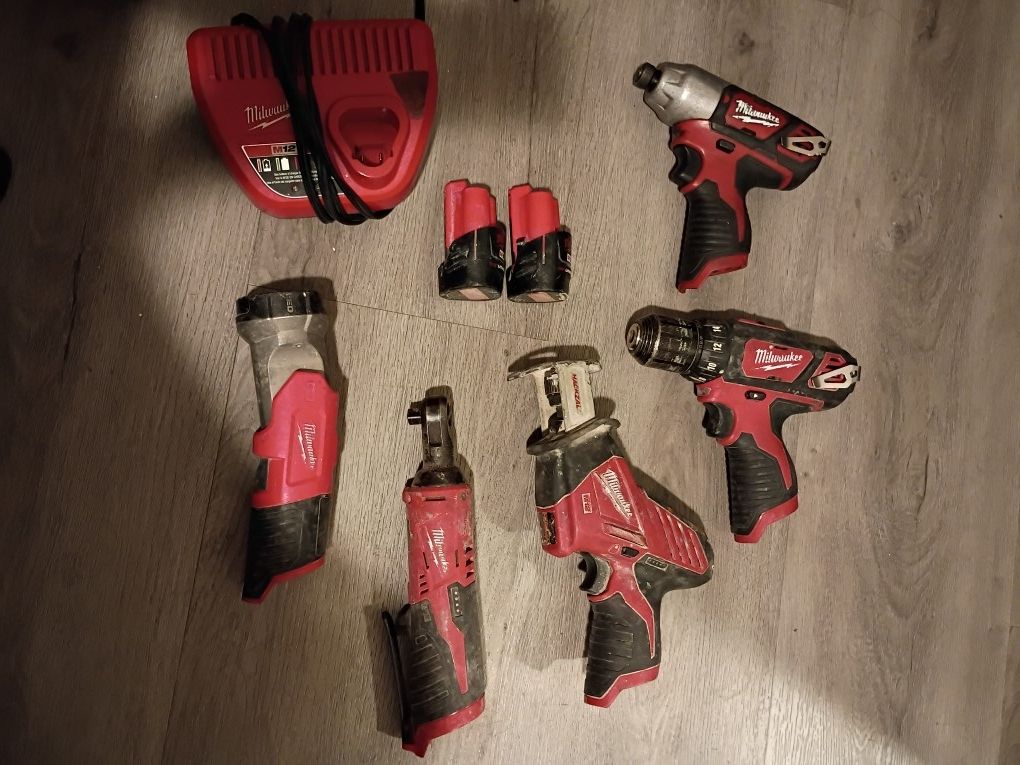 Milwaukee M12 Cordless Tool Set 
