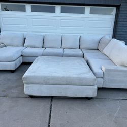 Living Spaces Sectional Couch *pending*