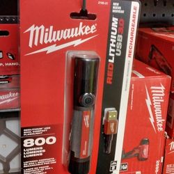 MILWAUKEE REDLITHIUM USB 800L COMPACT FLASHLIGHT 