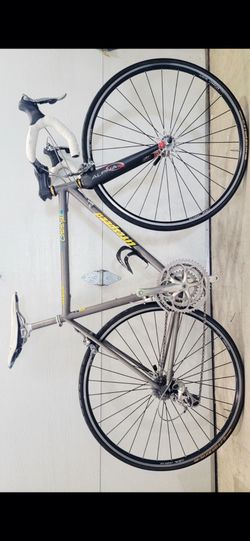 Litespeed Catalyst Titanium Road Bike | 3Al/2.5V Titanium | Shimano | Mavic Wheels