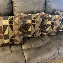 Five Couch Pillows / 5 Cojines 