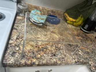 Free clear acrylic stand