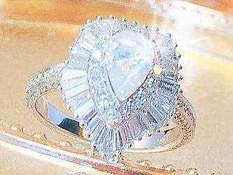 Stunning! IGL Certified Diamond Wedding Ring (Ballerina Style)