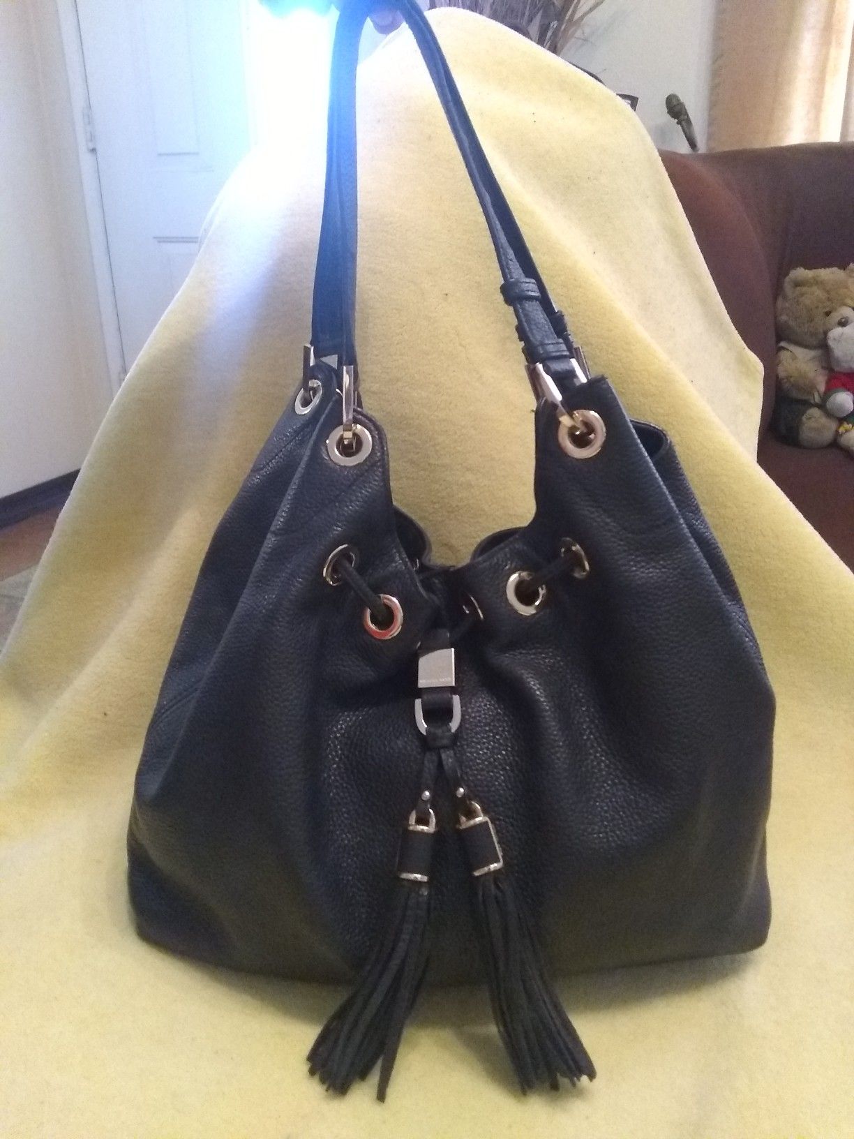 Michael Kors authentic leather perfect cond inside and outside firm price hablo español