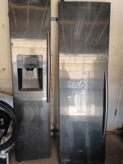 2 front doors Samsung refrigerator