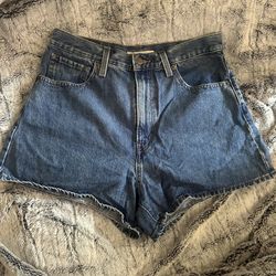 Levi’s Mom shorts