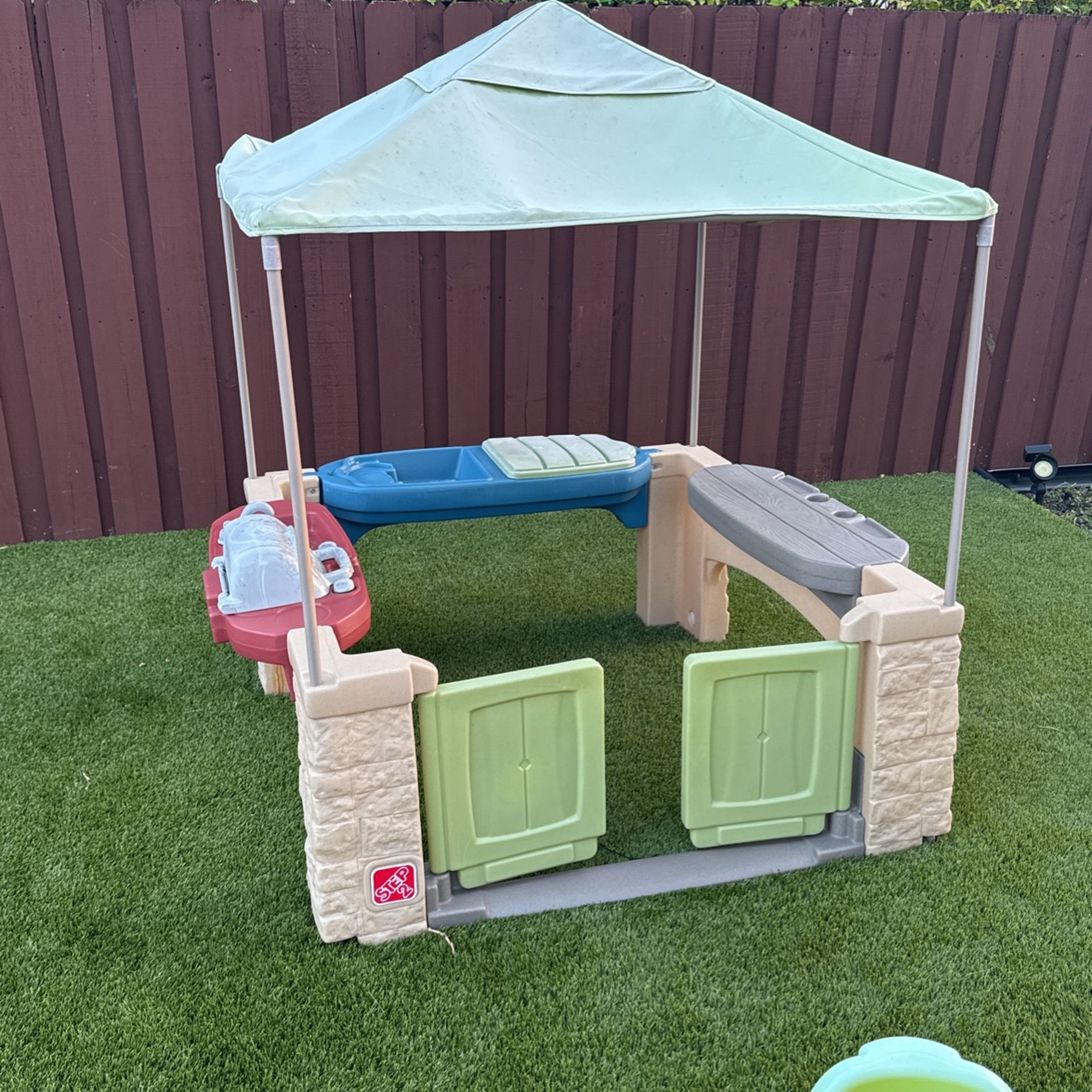 Step2 All Around Playtime Patio with Canopy, Kid Indoor and Outdoor