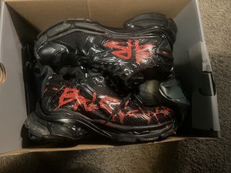 Balenciaga Runners (42)