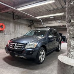 2010 Mercedes ML350 Like New!!!
