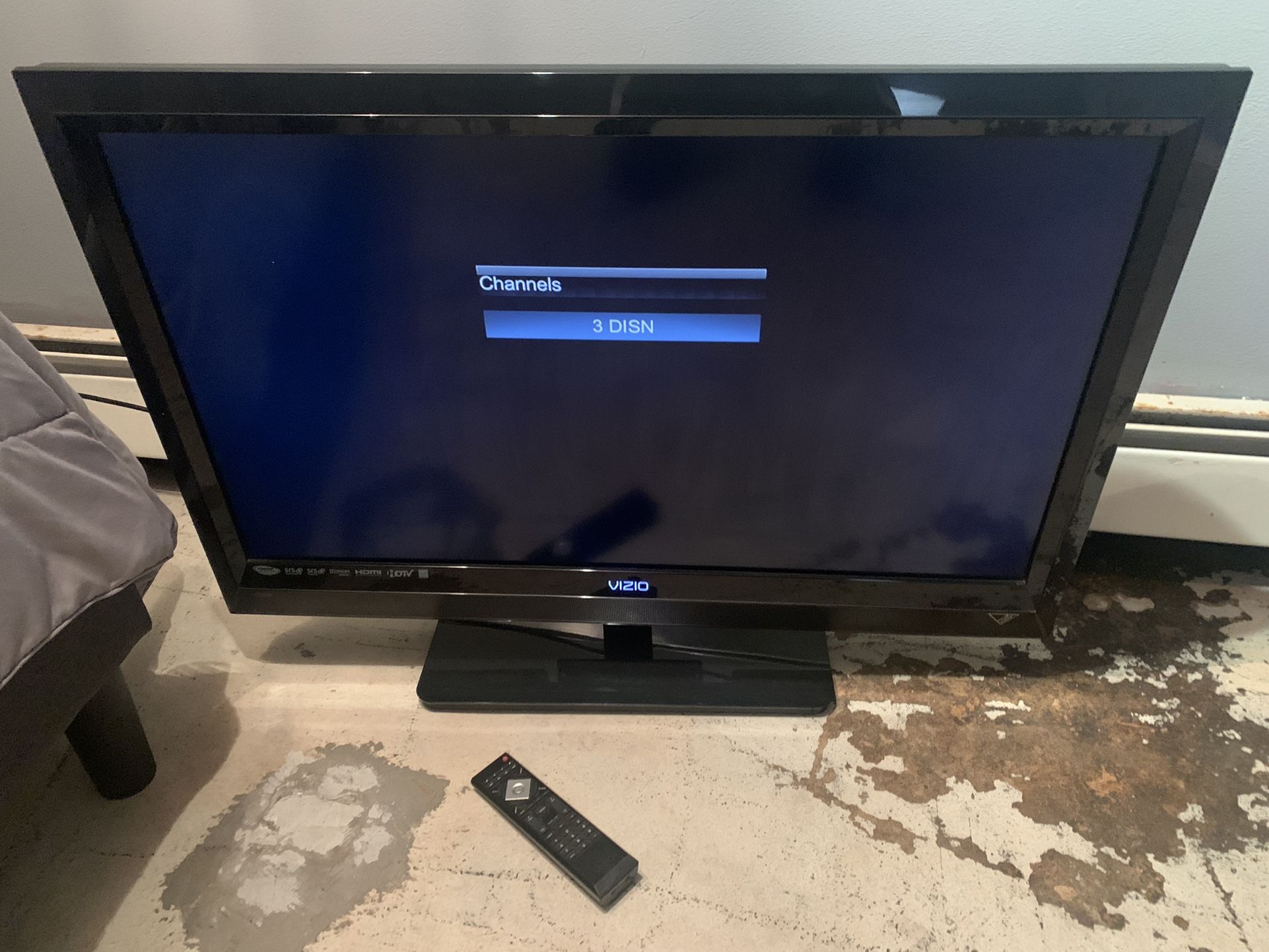 Vizio 37” LCD TV