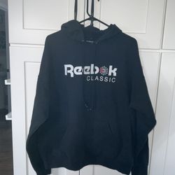 Women’s Reebok hooded sweatshirt size XL fits more like a large great condition
