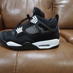 Retro 4 Jordan's White Thunder