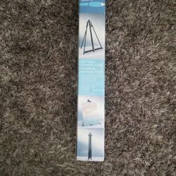 Artist's Loft fold-away aluminum easel