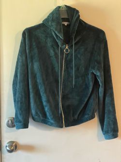 New women’s sweater/hoodie size medium