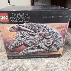 LEGO 75192 Star Wars Ultimate Millennium Falcon Building Kit 7541 Piece SEALED