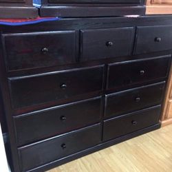 PINEWOOD 9 DRAWER DRESSER