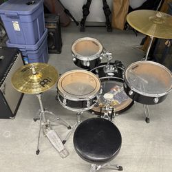 Pearl Rhythm Travel Drum Kit