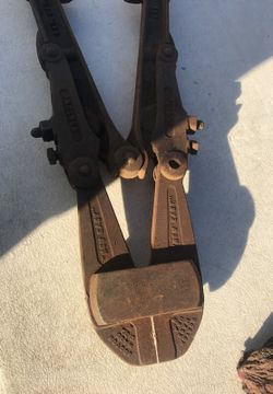 Lock cutter antique
