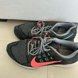 Nike - Running Shoes