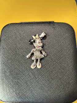 Minnie Mouse pendant