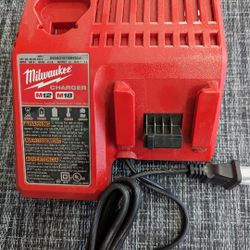 MILWAUKEE CHARGER For M18 & M12