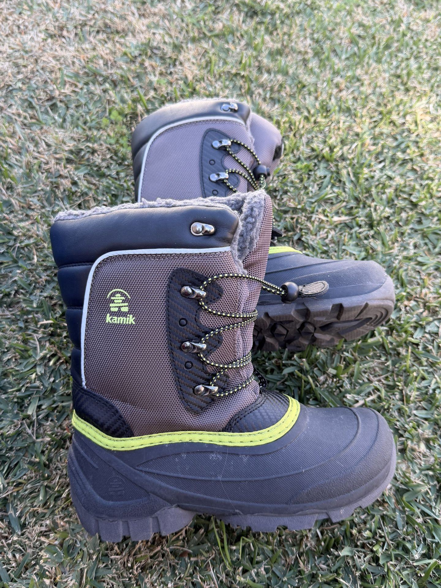 Kamik Insulated Waterproof Winter Snow Boots Black Gray Neon Boys Size 4