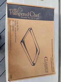 Pampered Chef Large Bar Pan