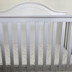 White Baby Crib for Sale – Good Used Condition