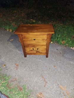 Wood 2-Drawer Nightstand End Table