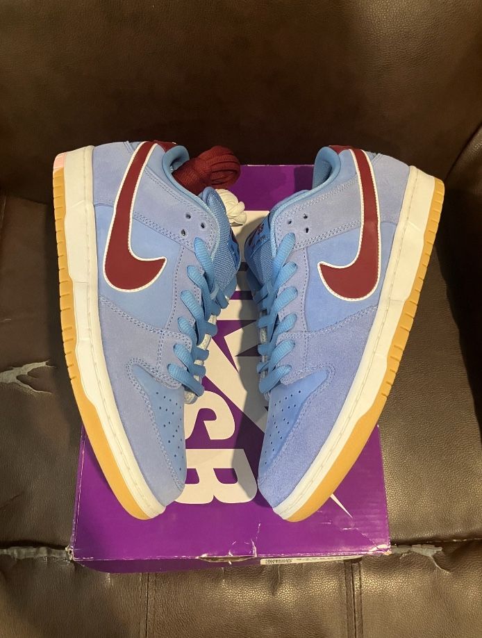 Nike SB Dunk Low Phillies Size 10