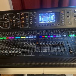 Midas M32 Digital Mixer