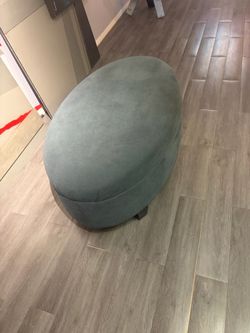 Oval ottoman